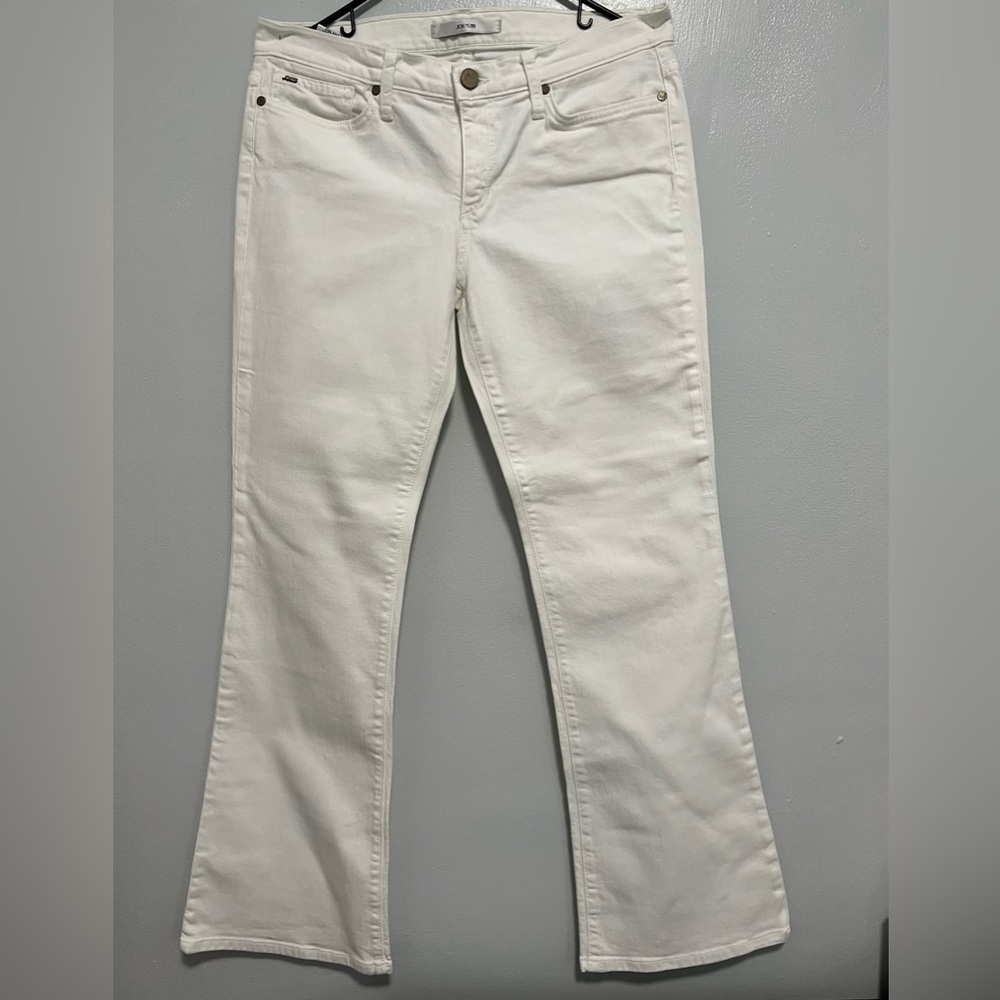 Joe’s Jean white, Size 30, Fit Provocateur, New Without Tag.